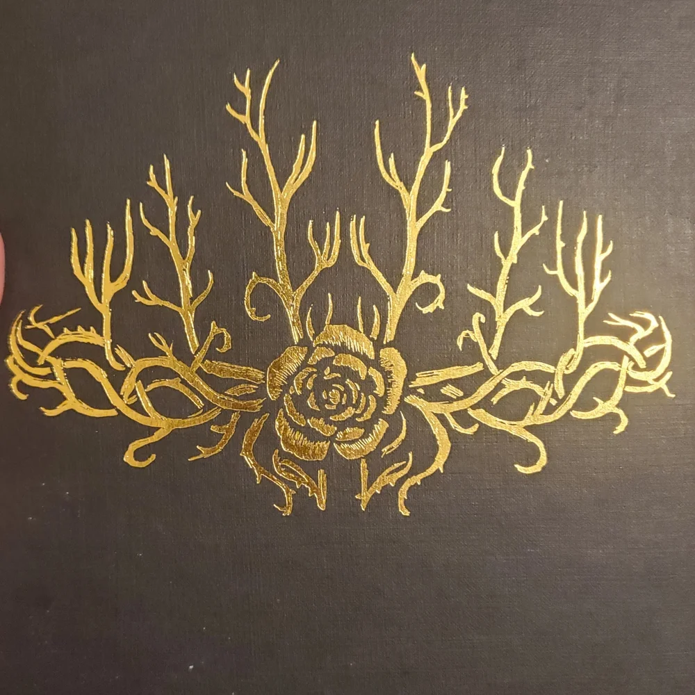 A Court of Thorns and Roses Collectors Edition - Picture 3 of 11